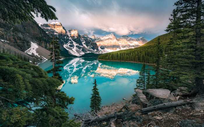 Photo murale intissé impression numérique Magic Moraine Morning