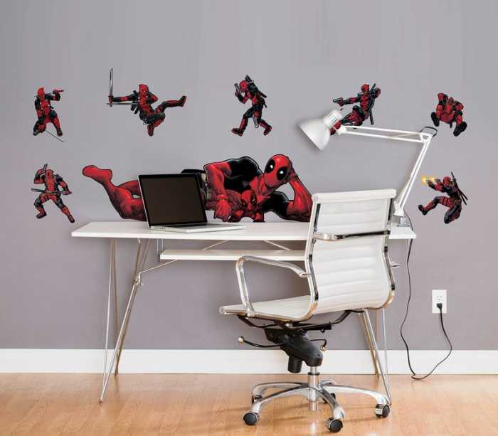  Deadpool Posing