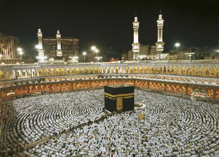 Papier Kaaba at Night