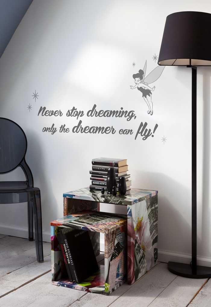 Sticker mural Never stop dreaming