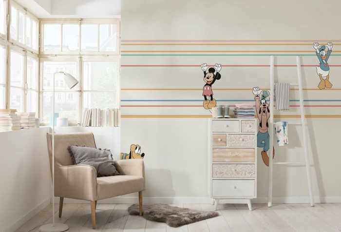 Intissé Standard Mickey Hanging with Friends