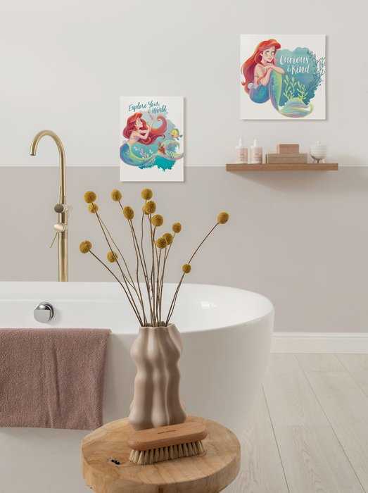Vlies Bild auf Keilrahmen/ Echtholzrahmen Disney Ariel Explore your World